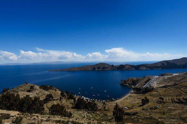 Высокогорное озеро Титикака