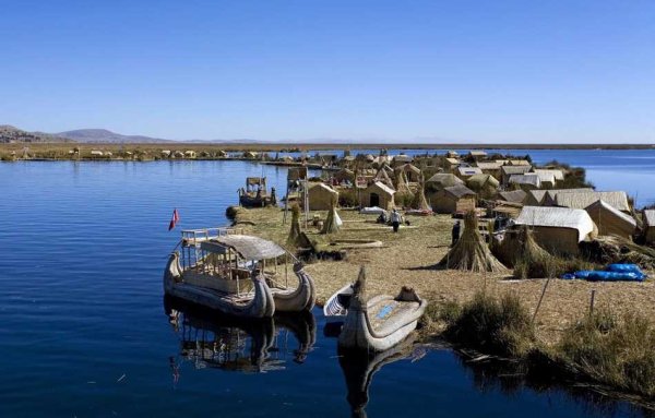 Плавучие острова на озере Титикака
