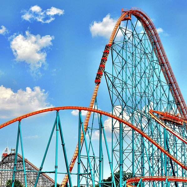 Парк аттракционов американские горки