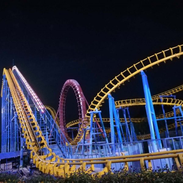Парк аттракционов американские горки