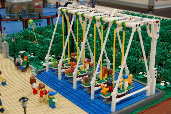 Аттракционы из лего