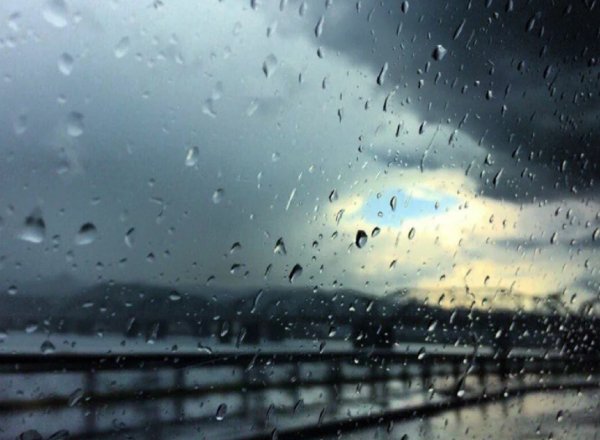 Дождь пасмурно