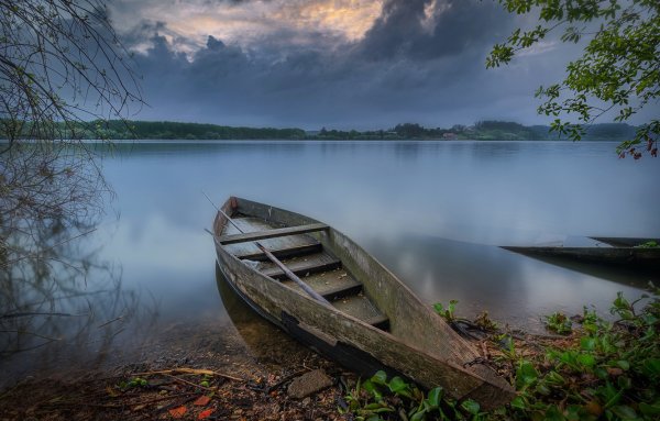 Лодка у берега