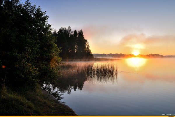 Рассвет на озере