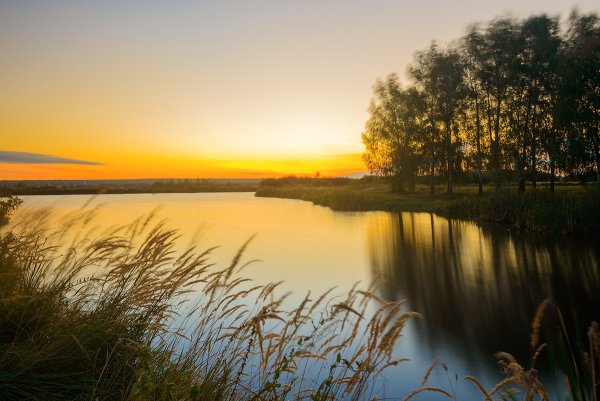 Рассвет на озере