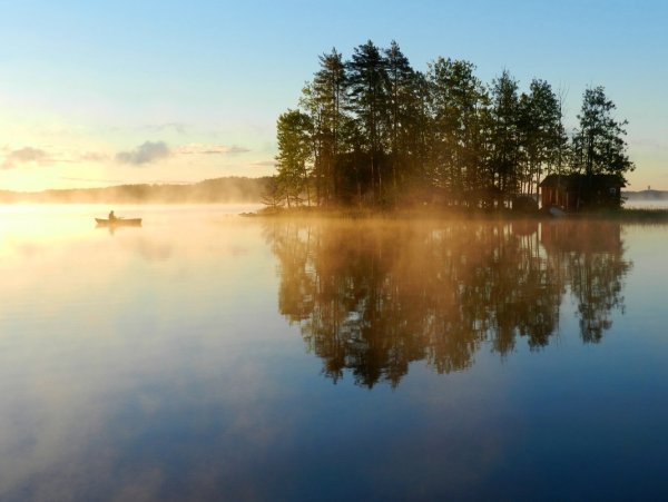 Рассвет на озере