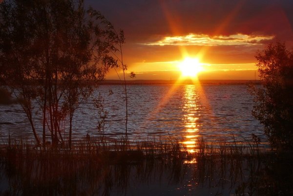 Восход на воде