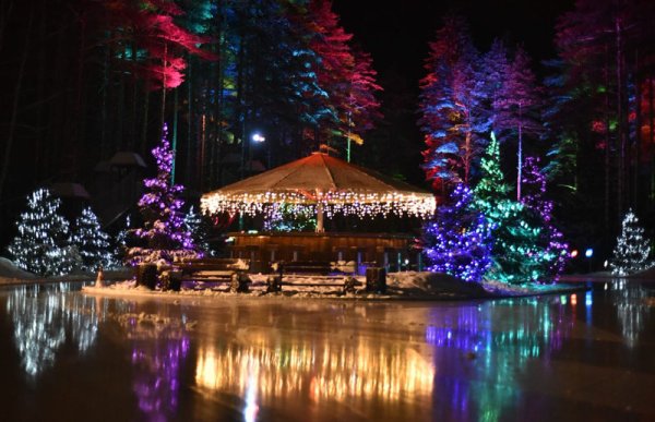 Охта парк зимой каток