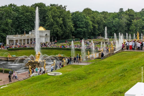 Парк Петергоф около санатория Петродворец