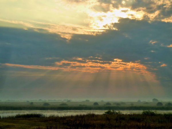 Пасмурное небо утро