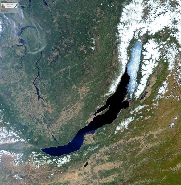 Космоснимок озера Байкал