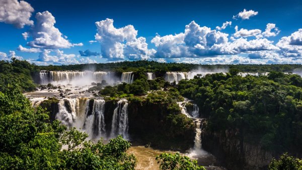 Бразилия водопады Игуасу