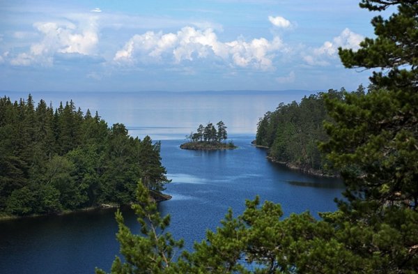 Ладожское озеро, Республика Карелия и Ленинградская область