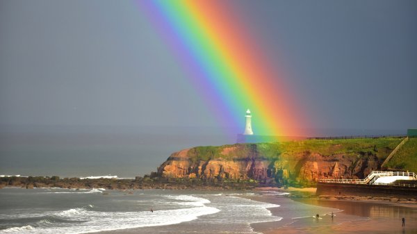 Красивая погода с радугой