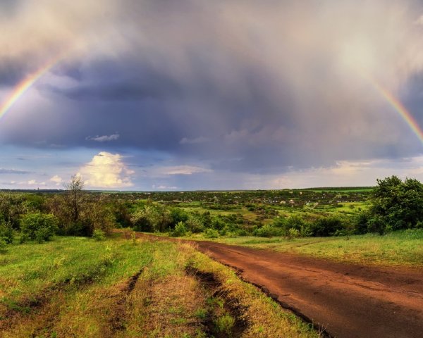 Радуга на грозовом небе