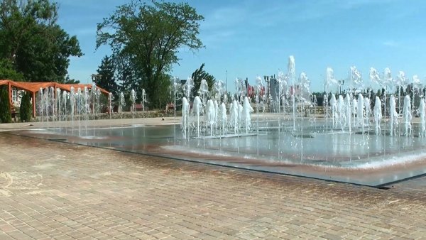 Парк Левобережный Ростов на Дону фонтан в Ростове-на-Дону