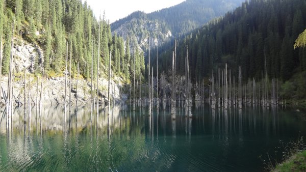 Мёртвое озеро (озеро Каинды)