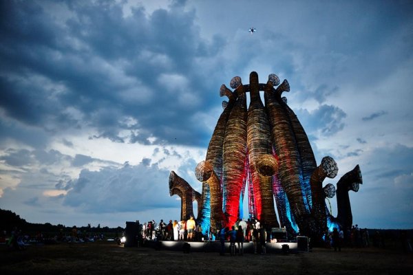 Бобур Никола-Ленивец