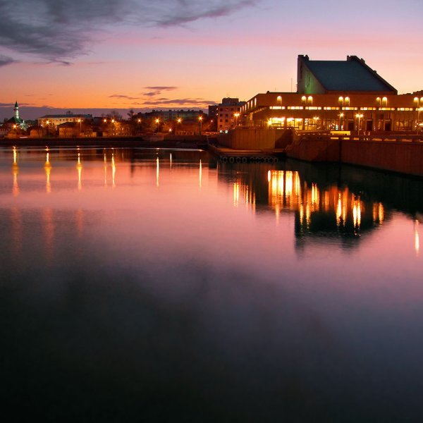 Озеро кабан театр Камала