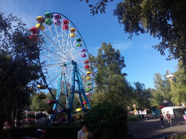 Аттракционы в Самаре в парке Гагарина 2021