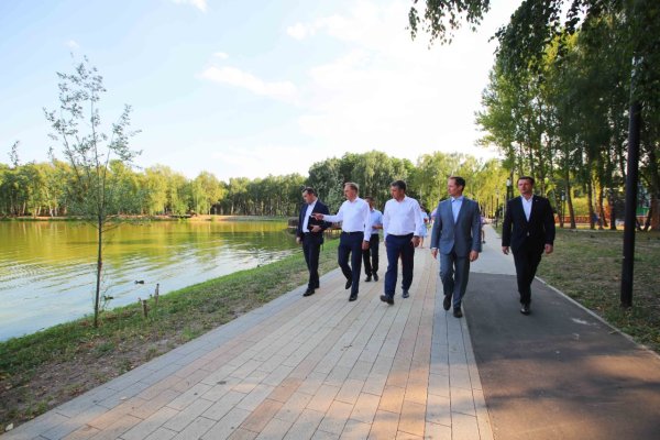 Парк в Малаховке у озера