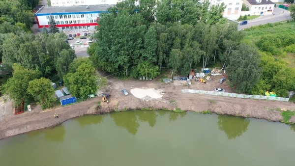 Парк в Малаховке у озера