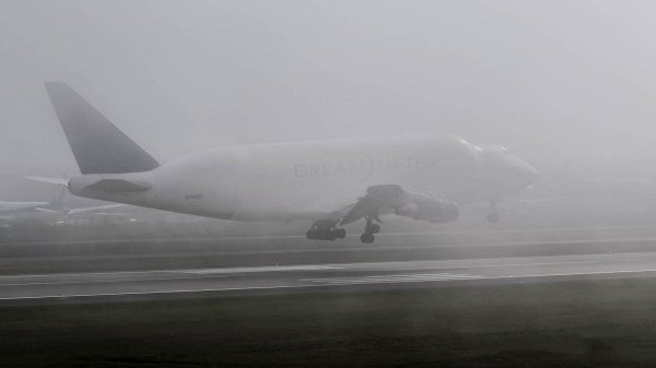 Сильные ливневые осадки самолет