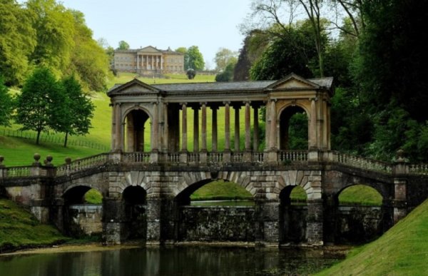 Пейзажный парк Стоу в Англии