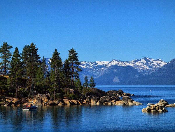 Горы Сьерра Невада озеро Тахо