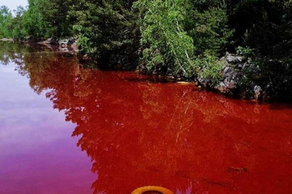 Красное озеро Саяногорск