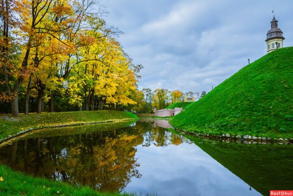 Беларусь Несвижский замок осень