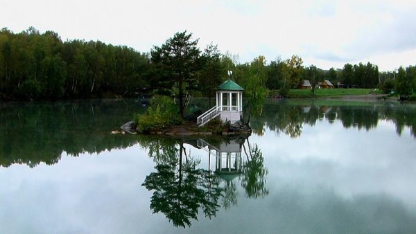 Озеро ая горный Алтай теплое