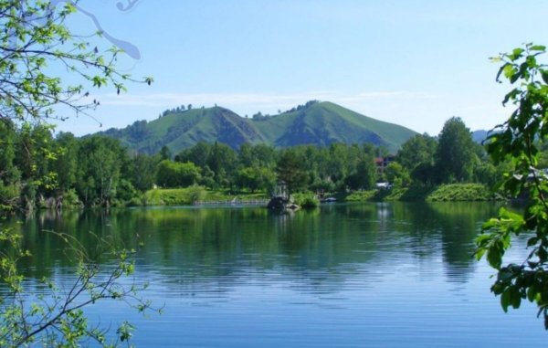 Озеро ая горный Алтай