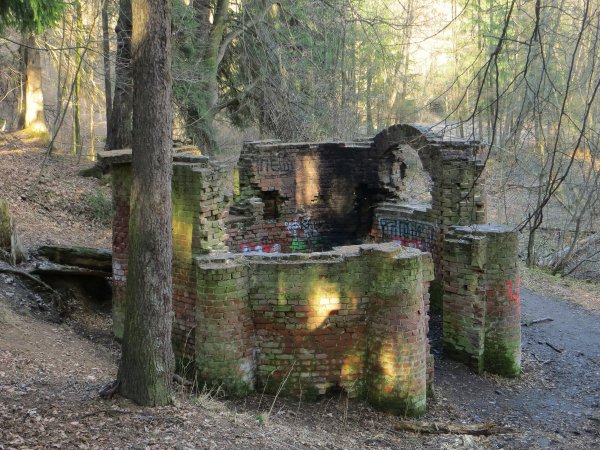 Шуваловский парк грот