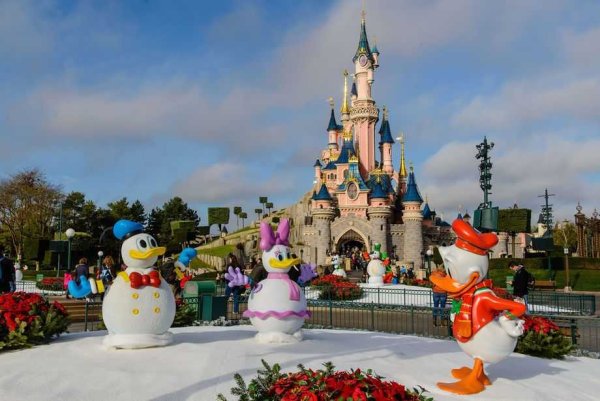 Парижский Диснейленд (35 км от г. Париж)