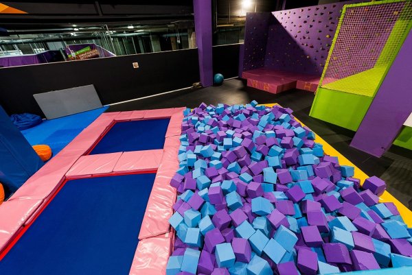 Батутный парк отрыв