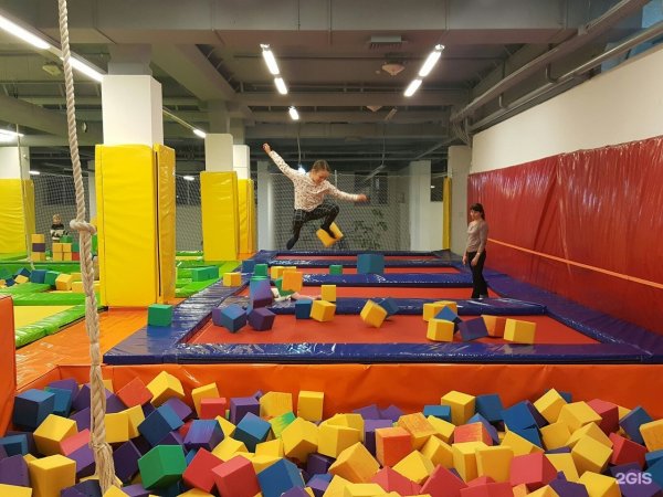 Гудзон батутный центр