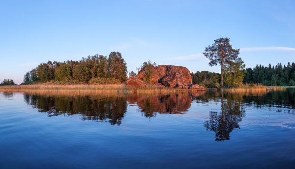 Озеро Вуокса камень монах