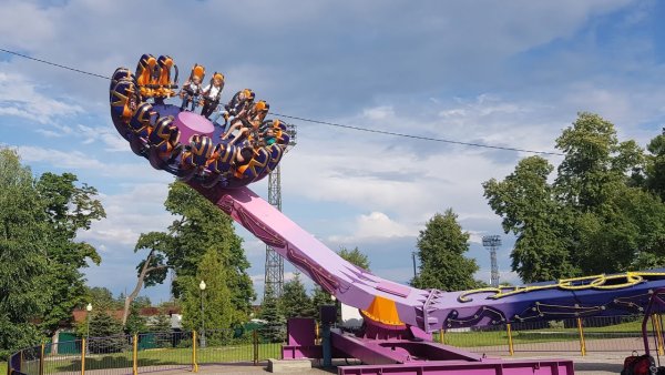 Парк Белинского Пенза аттракцион Зодиак