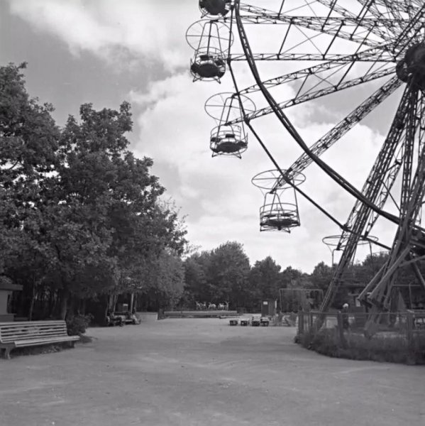 Колесо обозрения Губкин старый парк