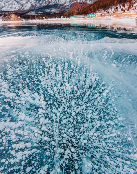 Озеро Байкал зимой