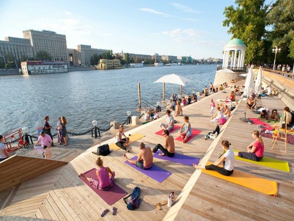Пляж в парке Горького Москва