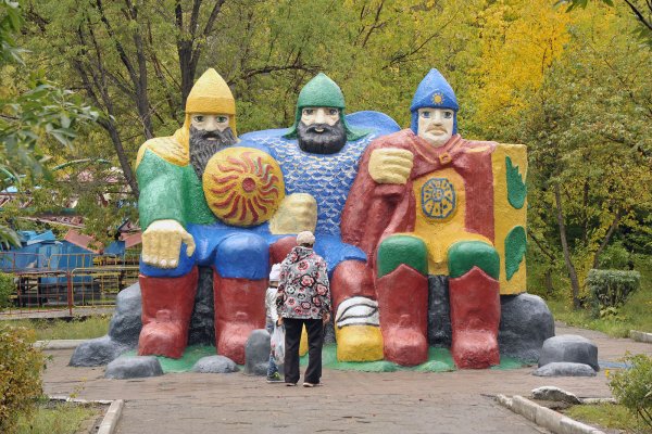 Темиртау парк на Строителей три богатыря