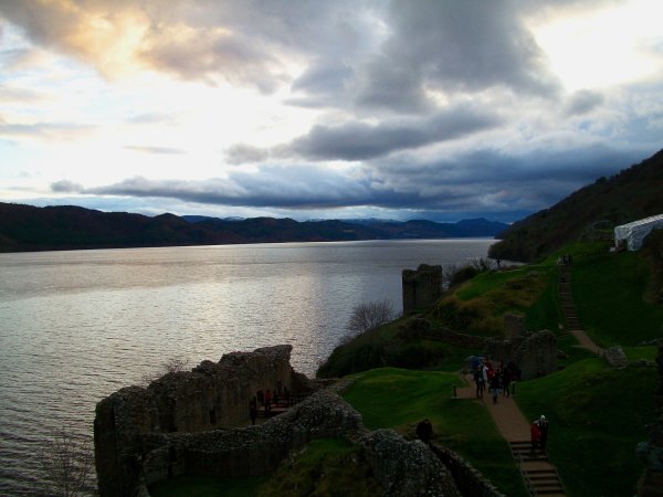 Озеро Лохнесс в Великобритании