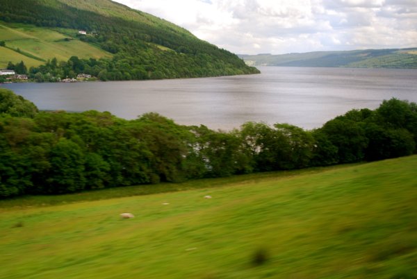 Озеро Лохнесс в Великобритании