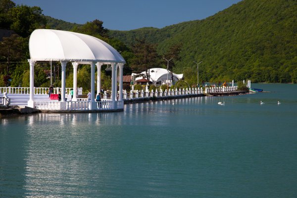 Новороссийск озеро Абрау Дюрсо