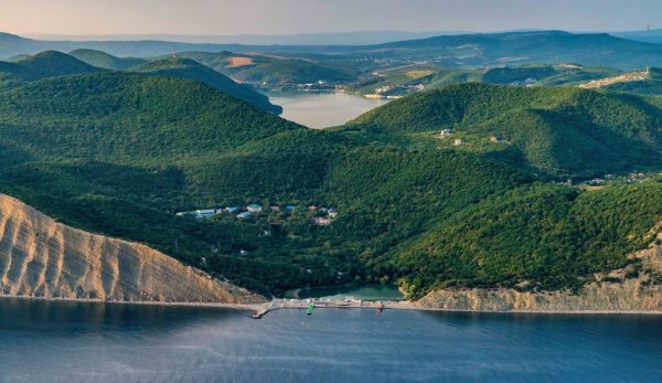 Абрау Дюрсо горы