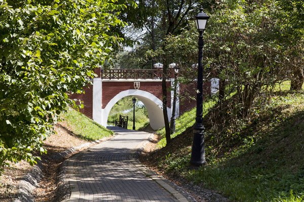 Лошицкий парк в Минске девушки