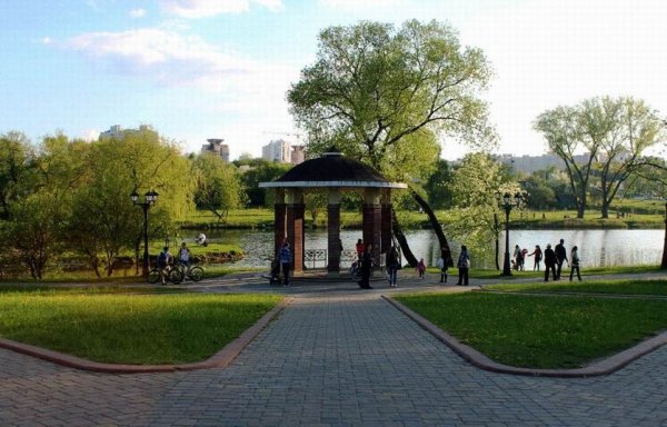 Лошица парк