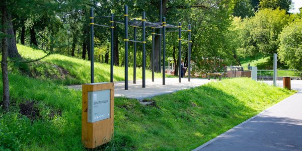 Сквер имени героя советского Союза Федора Полетаева.